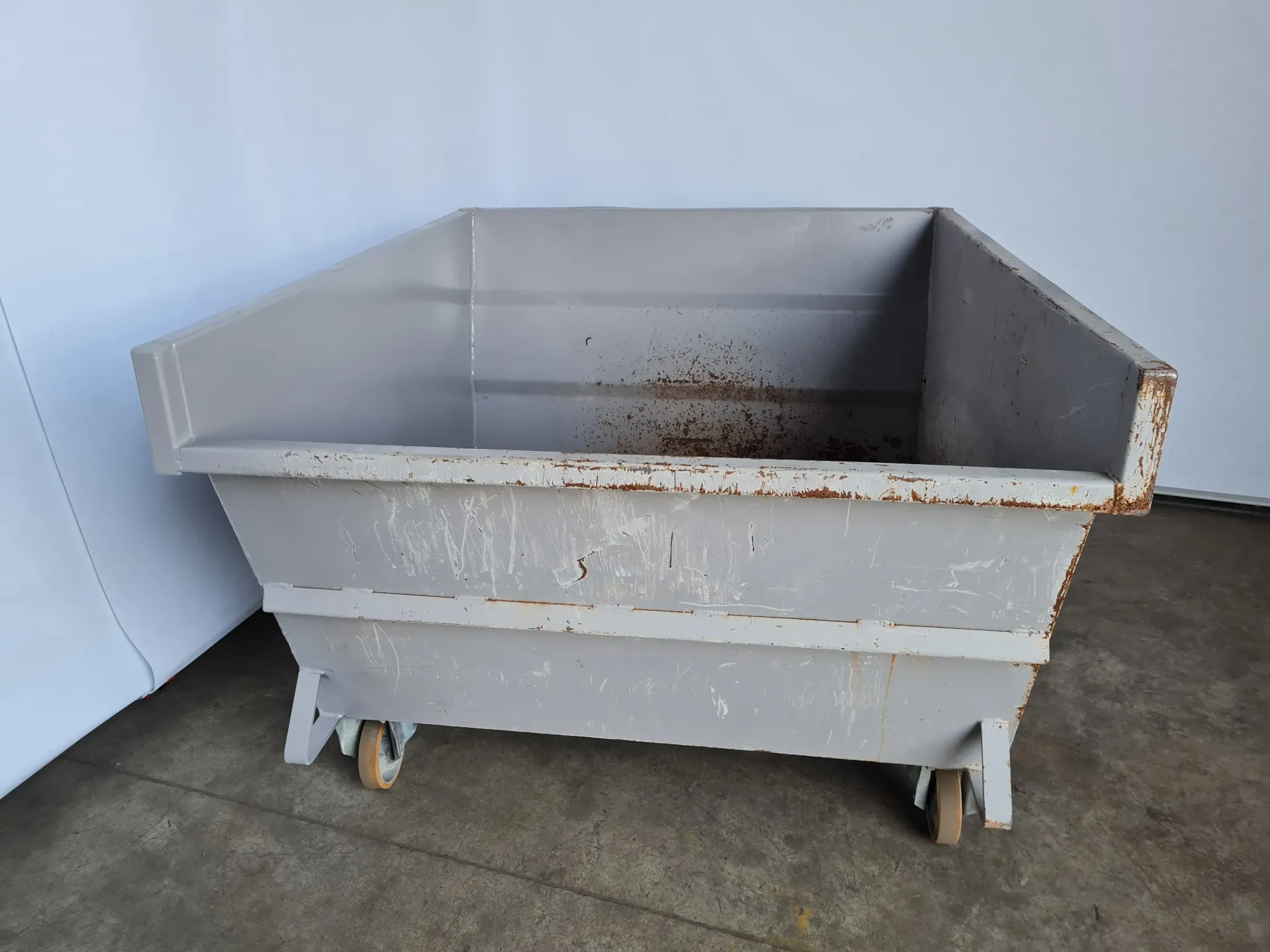 GS - Benne basculante hauteur réduite 1000L