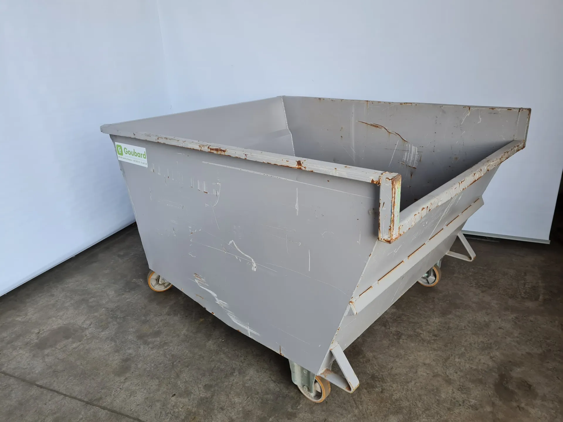 GS - Benne basculante hauteur réduite 1000L