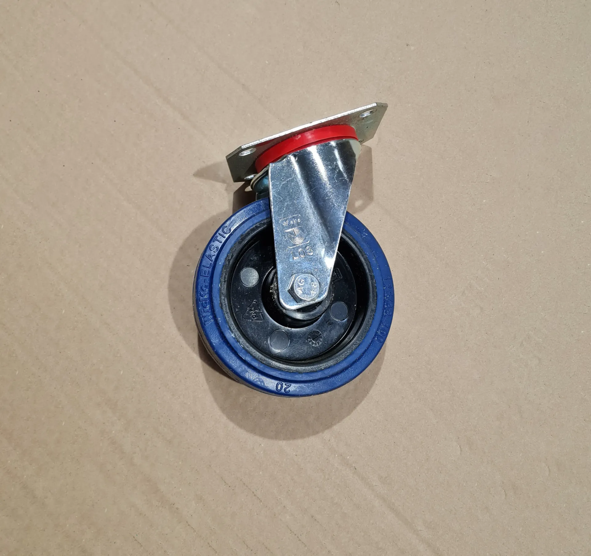 [0ROUE125PC-P00] Roue alu/polyamide/caoutchouc pivotante ⌀125
