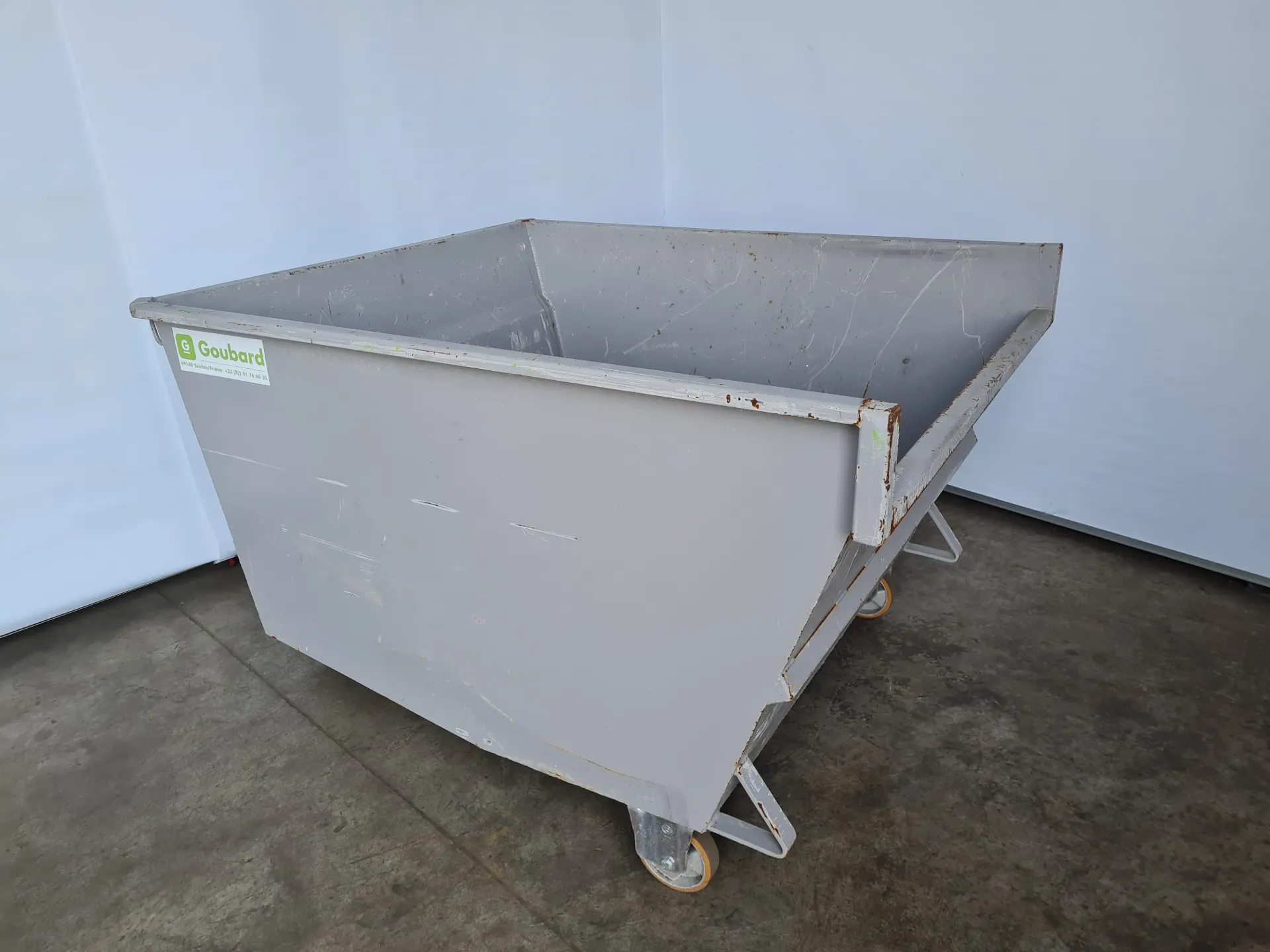 GS - Benne basculante hauteur réduite 1000L