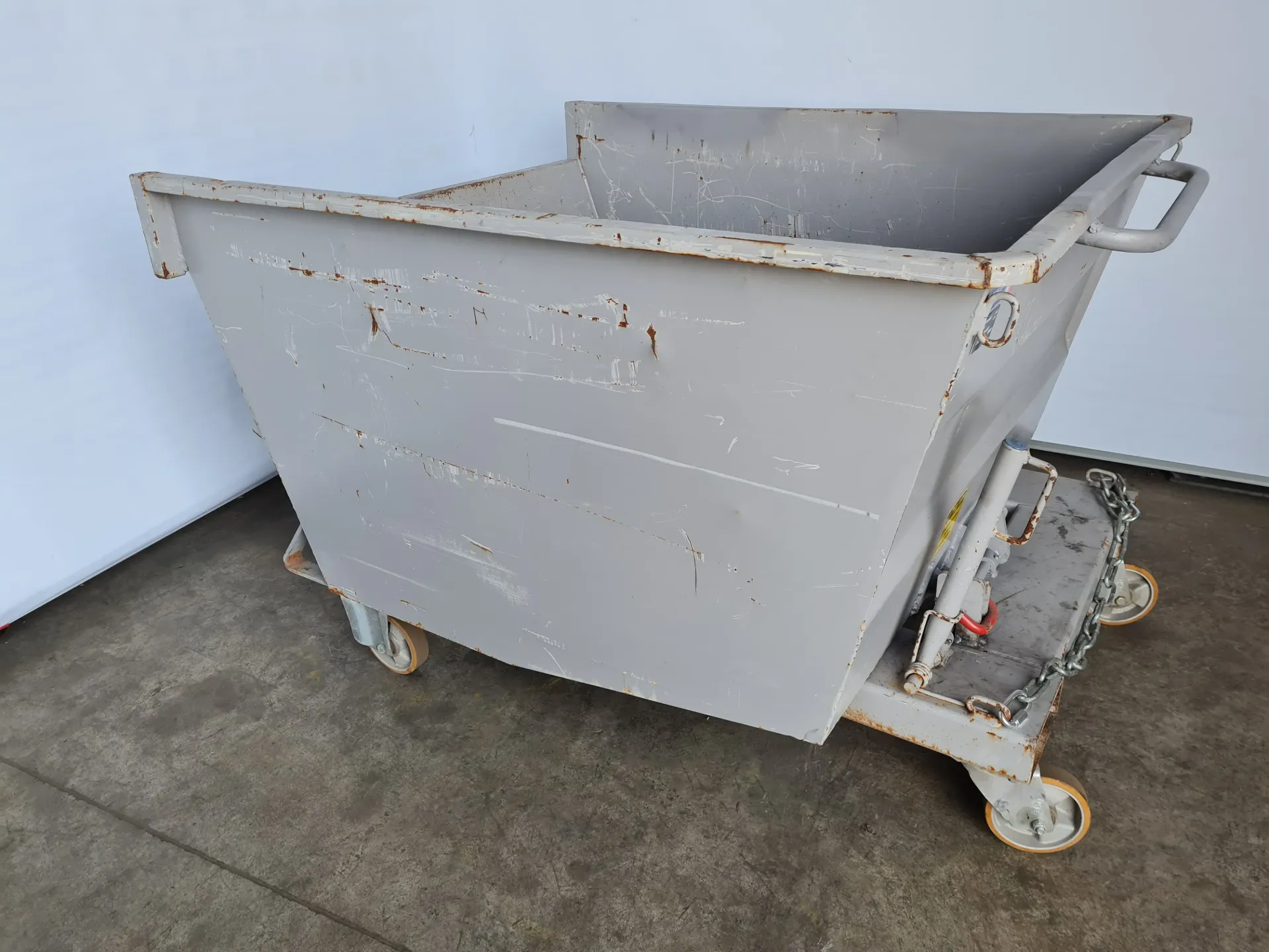 GS - Benne basculante hauteur réduite 1000L